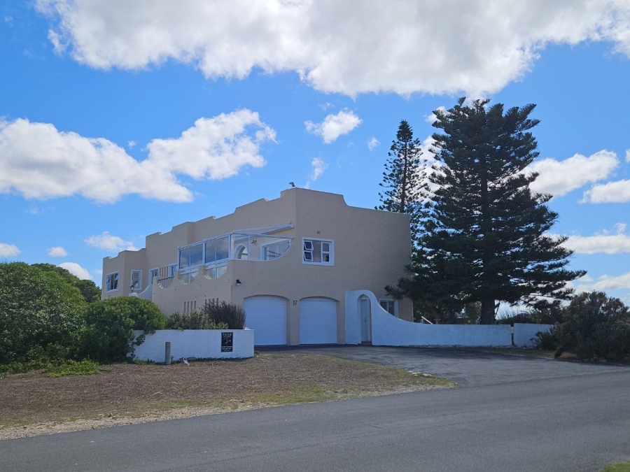 4 Bedroom Property for Sale in Pearly Beach Western Cape
